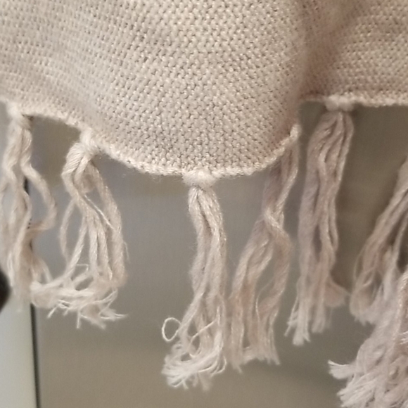 💕SOFT JOIE💕 Waterfall Draped Front Fringe Vest - Picture 6 of 10